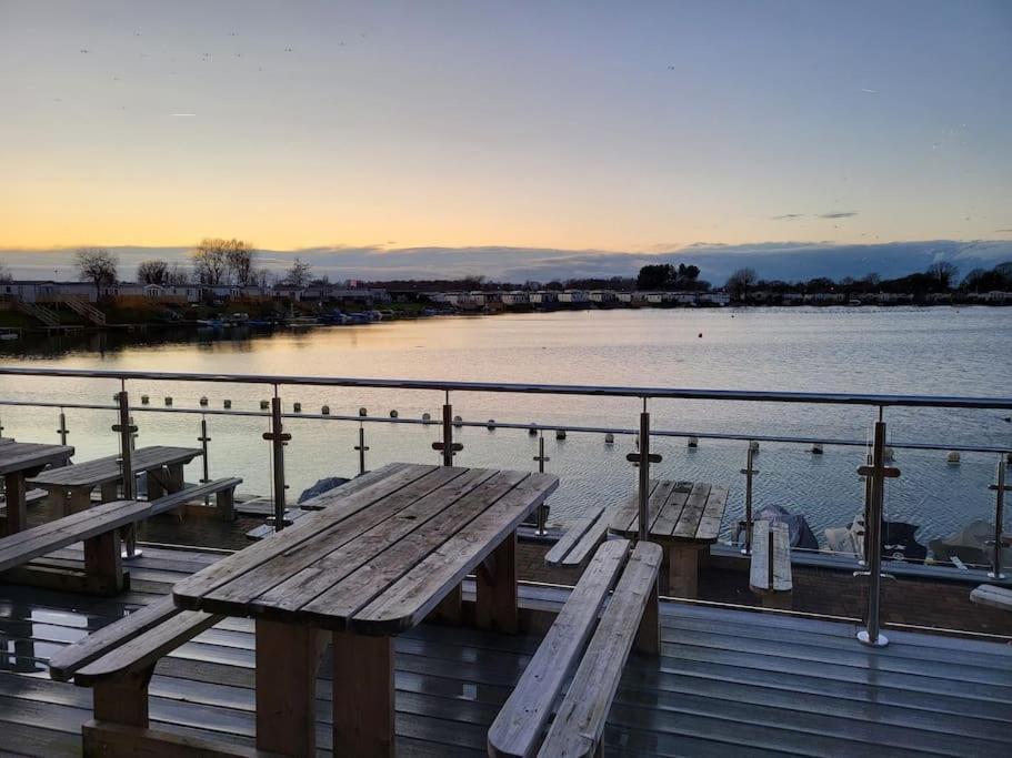 7 Lakes Breaks At 7 Lakes Country Park Crowle  Exterior foto