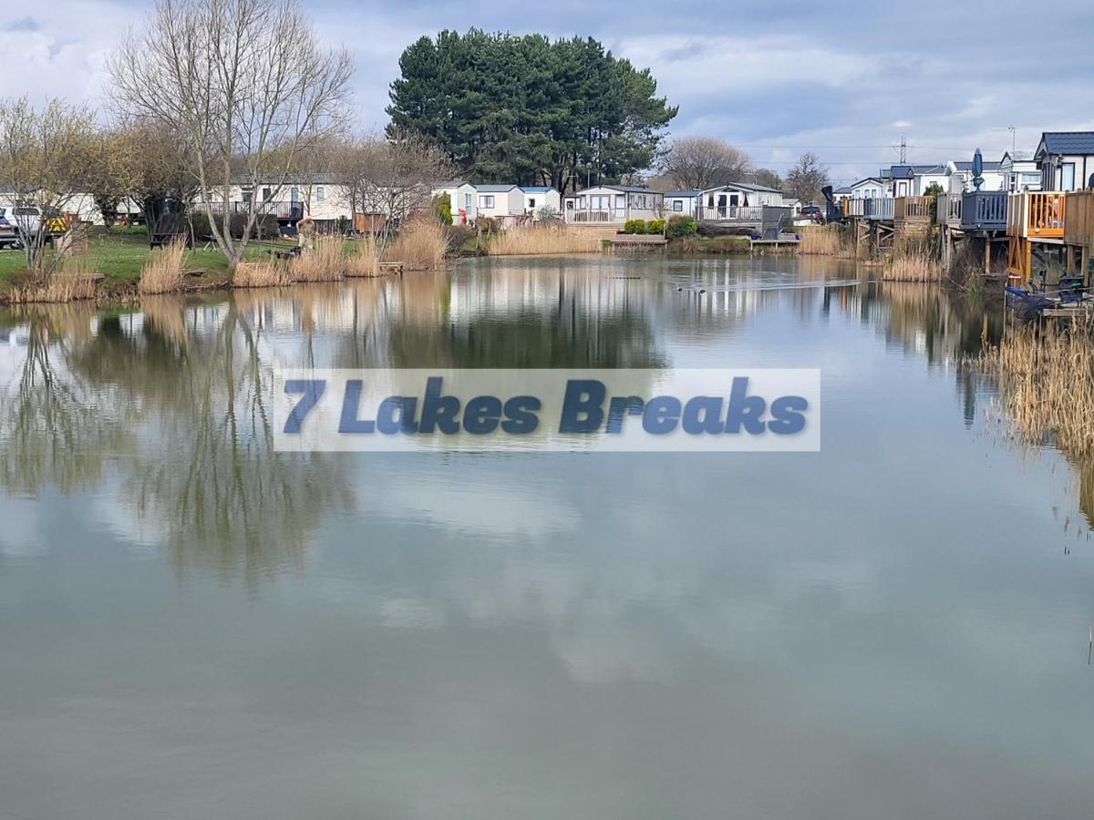 7 Lakes Breaks At 7 Lakes Country Park Crowle  Exterior foto
