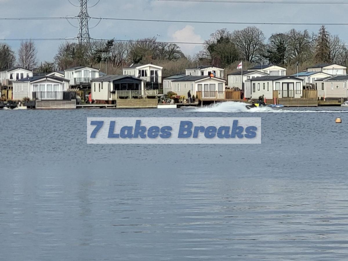 7 Lakes Breaks At 7 Lakes Country Park Crowle  Exterior foto